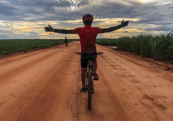 Cooperativa médica promove passeio de bicicleta e atividades físicas e de lazer