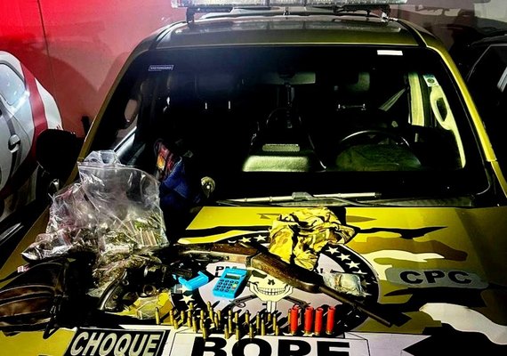 PM apreende 41 armas de fogo e mais de 16 kg de drogas na primeira quinzena de maio