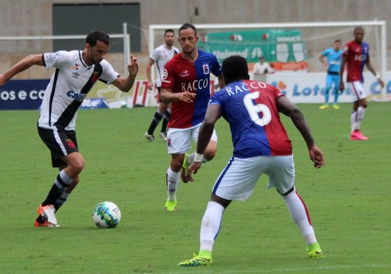 Vasco vence o Paraná em Cariacica e se aproxima do Atlético-GO