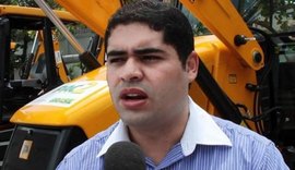 Sete meses após MP de Alagoas pedir sua prisão, Jacob Brandão se entrega