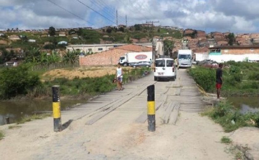 Renan Filho autoriza construção de ponte e de estação de tratamento de água