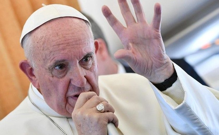 Papa Francisco alerta contra volta do totalitarismo