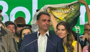 Flávio Bolsonaro usou jatinho ligado a Daniel Vorcaro em viagem em 2025, diz revista