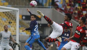 Fla empata com Corinthians e vê o Palmeiras se distanciar