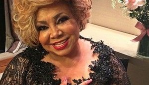 Alcione terá alta nesta sexta e passa Natal em casa, no Rio de Janeiro