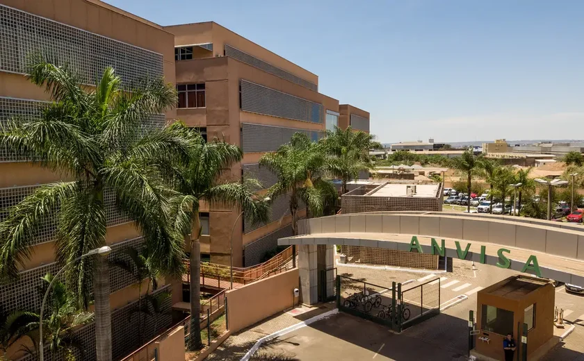 Anvisa determina suspensão de tônico capilar e apreensão de cosméticos