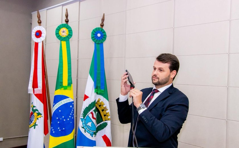 Parlamentar recebe denúncias de moradores sobre prejuízos causados pela BRK no Bom Parto