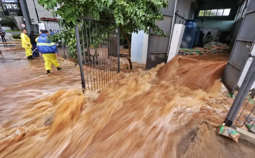 Cerca de 60% dos municípios do RS já foram afetados pelos temporais