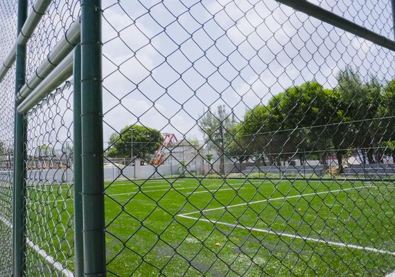 Tradicional Praça da Faculdade ganha arena esportiva