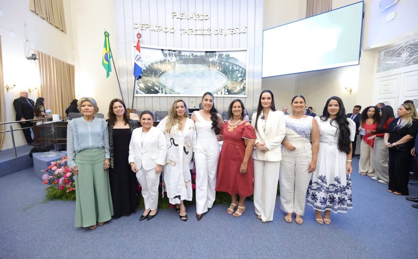 Deputada entrega comenda para oito empreendedoras de Alagoas