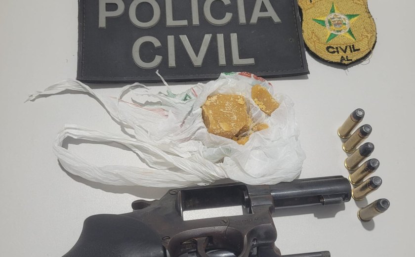 Homem acusado de homicídio é preso em operação da PCAL com arma, drogas e ligação com facção criminosa