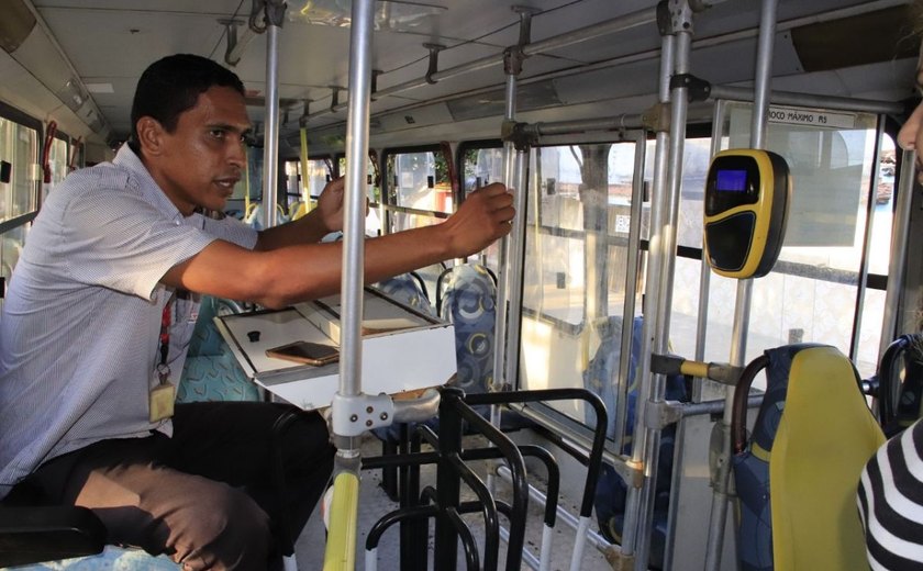 Profissão de cobrador deve deixar de existir em Maceió