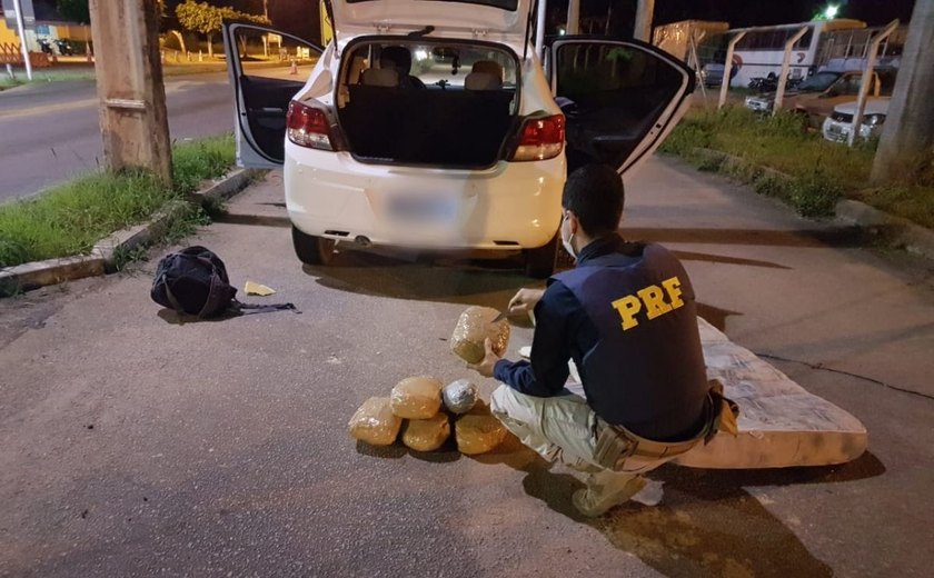 PRF acha maconha dentro de um colchão e prende dois homens por tráfico de drogas em AL