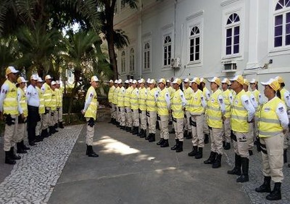 PMs da reserva se apresentam para execução do Programa Ronda no Bairro