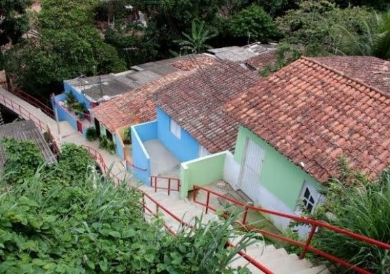 Vida Nova nas Grotas alcança marca de quase 10 km de escadarias construídas em Maceió