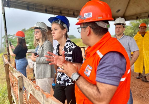 ONU visita bairros que afundam em Maceió
