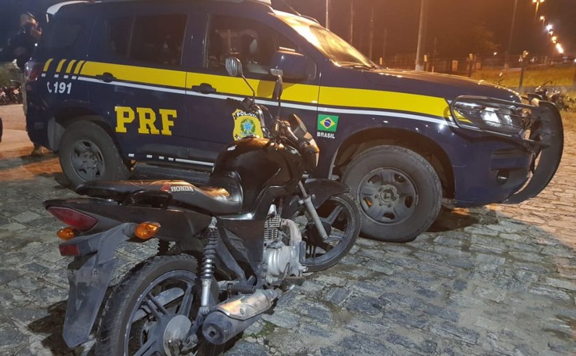 PRF prende dois homens e recupera moto adulterada na BR-101