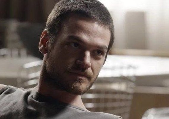 'A Força do Querer': Rubinho revela a Bibi que vai continuar no crime