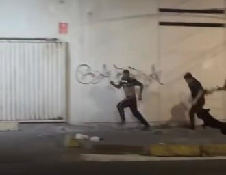 Confronto entre pessoas em situação de rua assusta moradores na Praia da Avenida