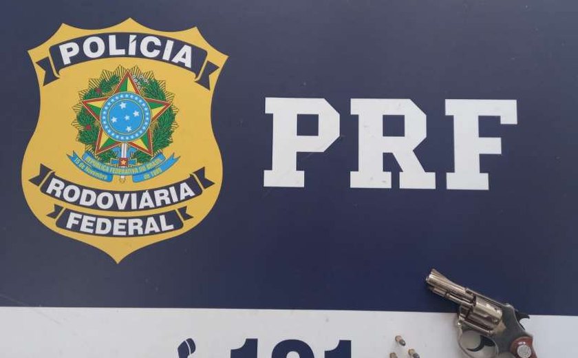 PRF em Alagoas prende homem por porte ilegal de arma em São Sebastião