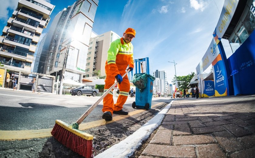 Paralisação de garis interrompe serviços de limpeza urbana em Maceió nesta segunda-feira