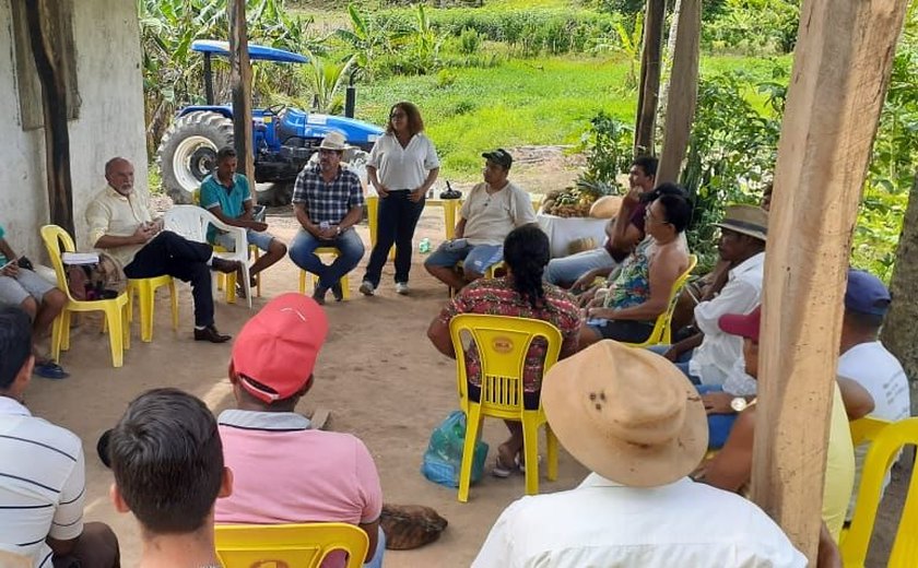 Equipe do Iteral visita assentamento modelo em Joaquim Gomes