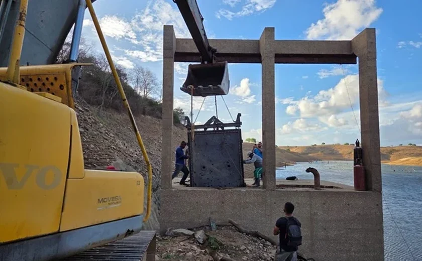 Codevasf realiza obras de manutenção de segurança na barragem Boacica em Igreja Nova
