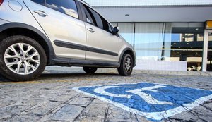 Aumentam infrações por estacionamento em vagas prioritárias