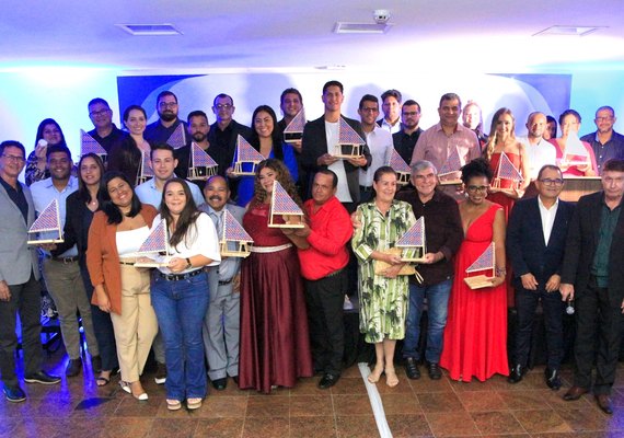 Premiação reconhece prefeitos, secretários e empresários que difundem o turismo em Alagoas