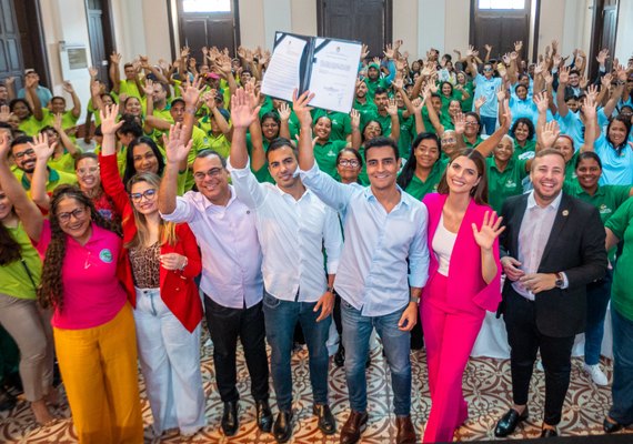 Prefeito JHC assina contrato para ampliar a coleta seletiva em Maceió