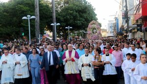 Multidão reverencia padroeira de Arapiraca