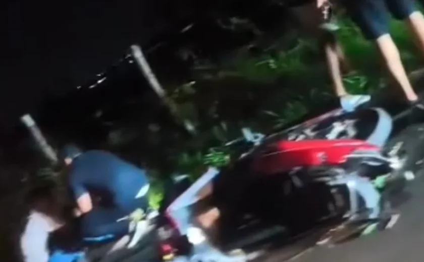 Colisão entre duas motocicletas deixa quatro pessoas feridas na AL-115