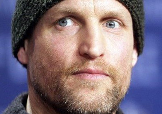 Ator Woody Harrelson diz que deixou maconha após 30 anos de uso contínuo