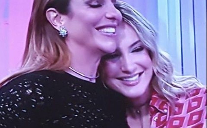 Ivete e Claudia dão show de falsidade na TV e concorrem ao título de Miss Botox