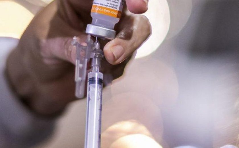 Confira os pontos de vacinação contra a Covid-19 em Maceió
