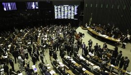 Maia adia para próxima terça votação da PEC que altera regras para eleições