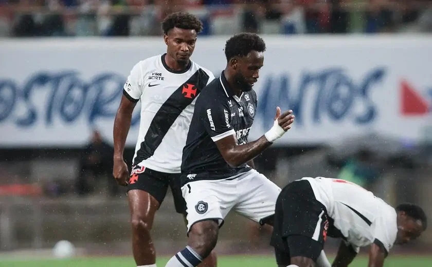 Após atraso devido à chuva, Remo e Vasco empatam pelo Brasileirão