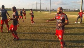 Doriva relaciona 22 jogadores para partida do CRB contra o Vila Nova