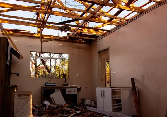 Após tornado, Rio Bonito do Iguaçu começa trabalhos de reconstrução