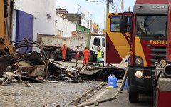 Incêndio em madereira no Barro Duro em Maceió