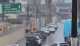 Temporal alaga ruas em vários pontos de Arapiraca