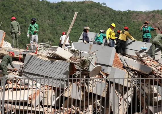 Número de mortos por terremoto na Venezuela sobe para 1.450