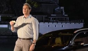 'Fina Estampa': Antenor entra em pânico ao ver René na porta de sua casa