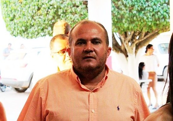 Suspeito de matar vereador de Craíbas segue foragido