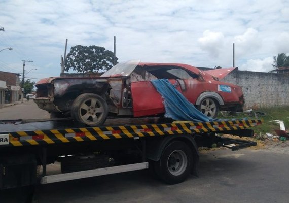 Remoção de veículos abandonados melhora espaços públicos