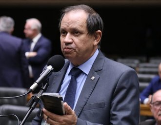 Comissão aprova projeto que proíbe privatização de praias e cobrança de pedágio em orlas