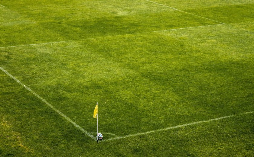 Por que o futebol brasileiro sofre com gramados tão ruins?