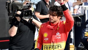 Carlos Sainz supera Verstappen e garante a pole position no GP da Itália