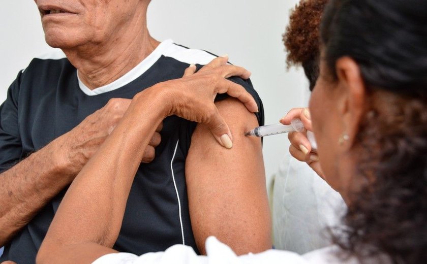 Alagoas já vacinou mais de 350 mil pessoas contra a Influenza