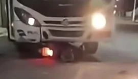 Motociclista fica gravemente ferido após colisão com ônibus em Arapiraca